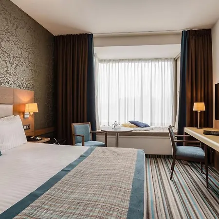 Leopold Hotel 4*