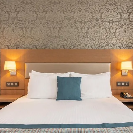 Leopold Hotel