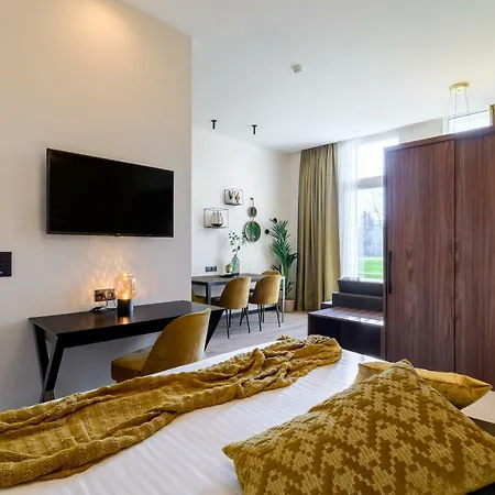 Leopold Hotel 4*