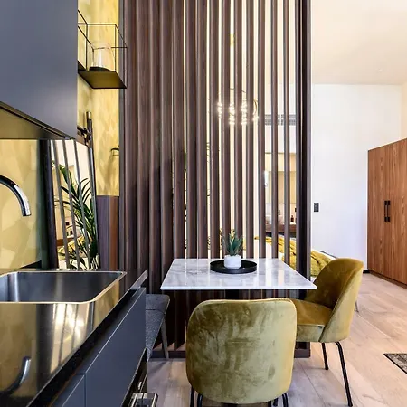 Leopold Hotel